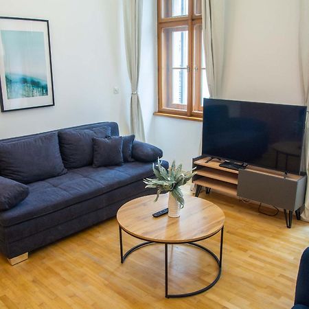 City Centre Apartment With Parking Prag Dış mekan fotoğraf
