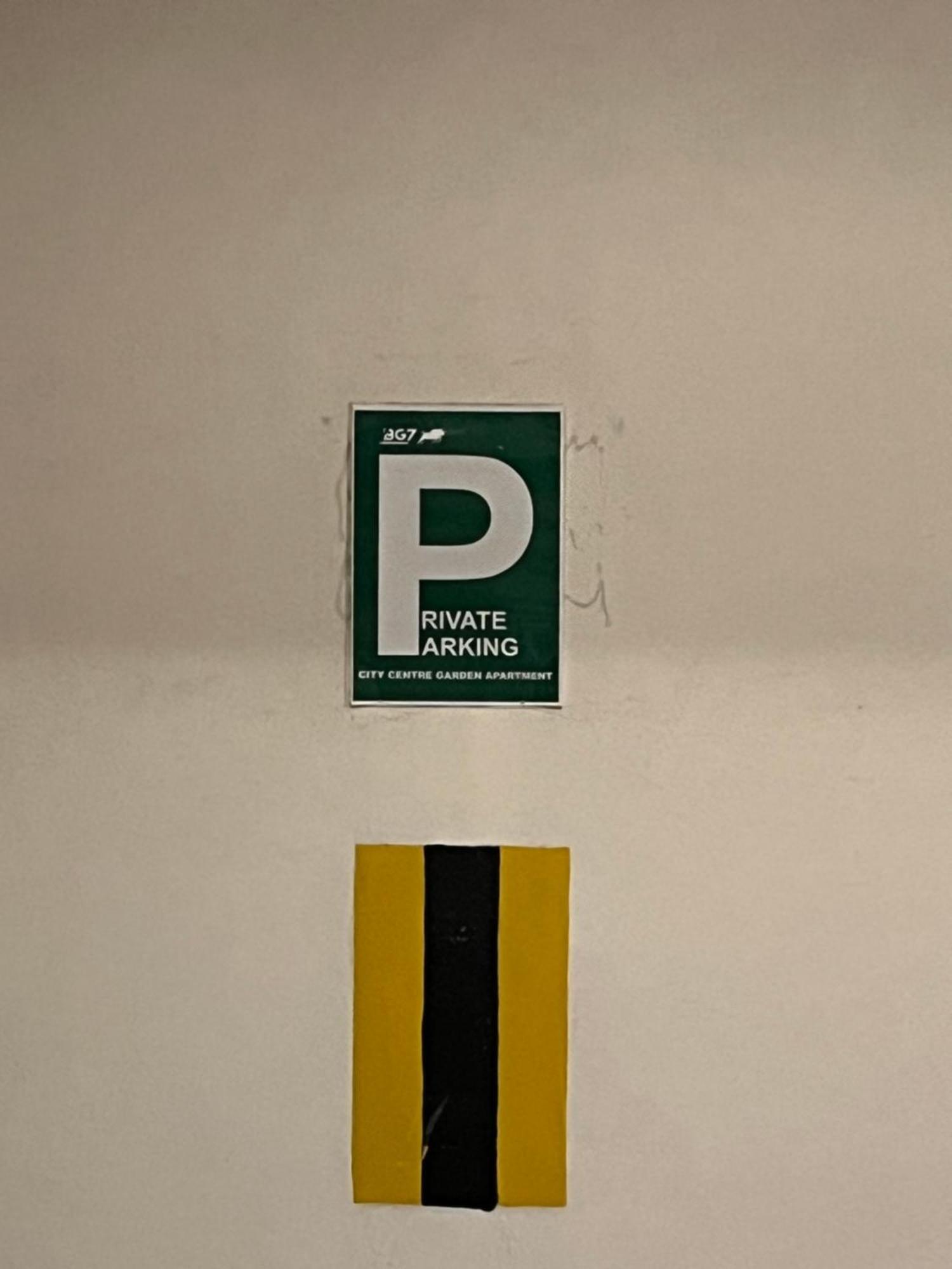 City Centre Apartment With Parking Prag Dış mekan fotoğraf